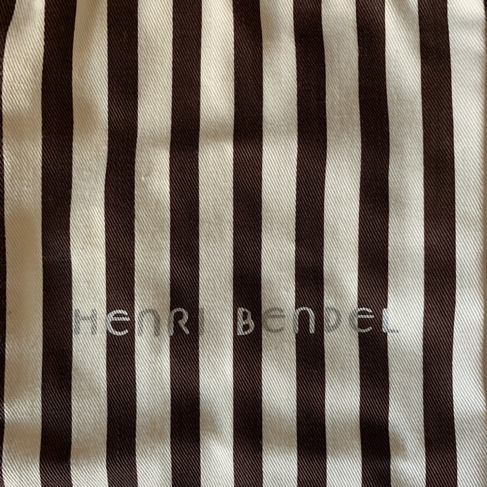 Henri Bendel Pouch!